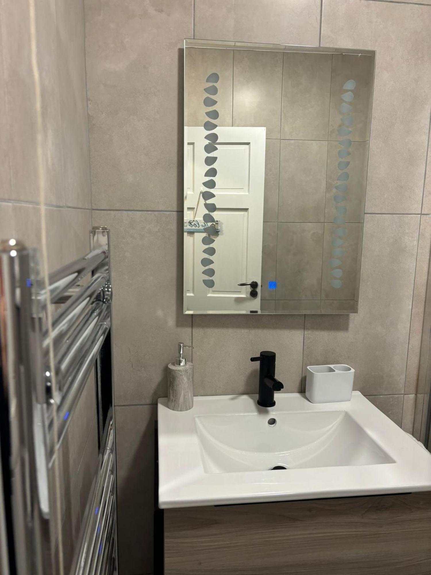 Basement Studio Apartment Балліна Екстер'єр фото
